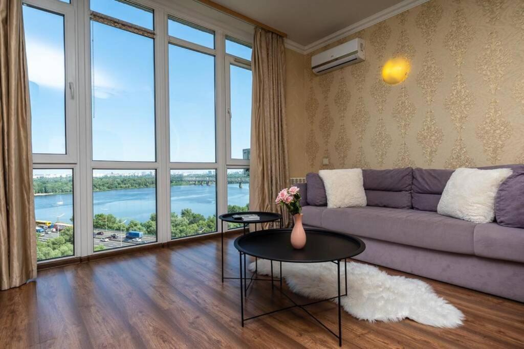 Apartments With Crazy Panoramic View Of The Dniepr Kyiv Exterior foto