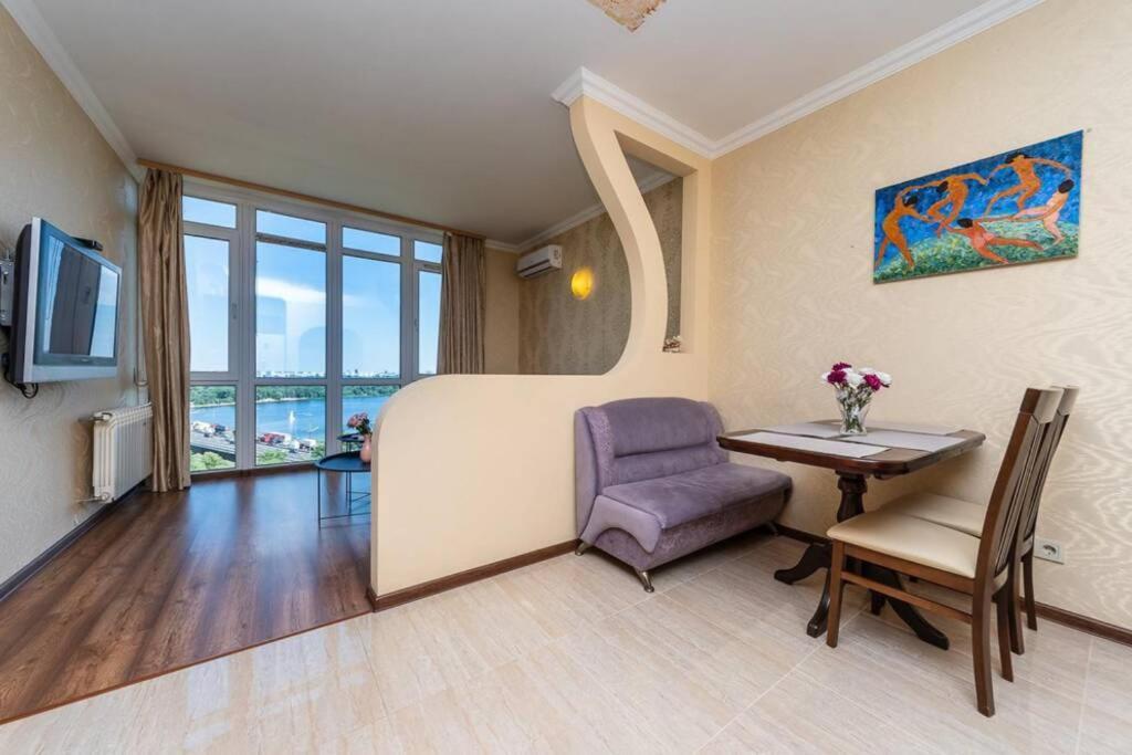 Apartments With Crazy Panoramic View Of The Dniepr Kyiv Exterior foto