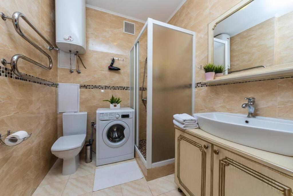 Apartments With Crazy Panoramic View Of The Dniepr Kyiv Exterior foto