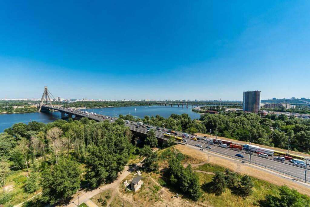 Apartments With Crazy Panoramic View Of The Dniepr Kyiv Exterior foto