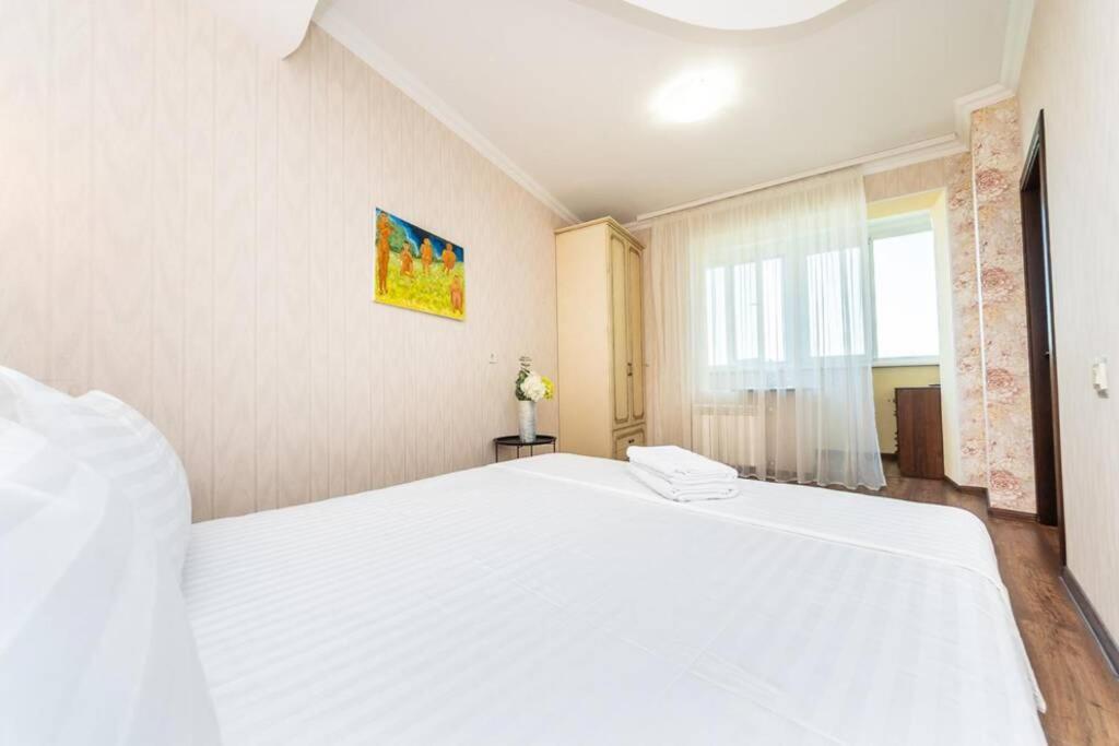 Apartments With Crazy Panoramic View Of The Dniepr Kyiv Exterior foto