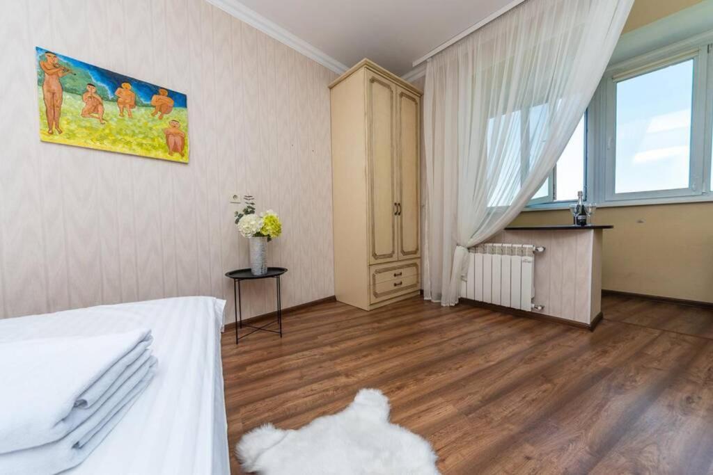 Apartments With Crazy Panoramic View Of The Dniepr Kyiv Exterior foto