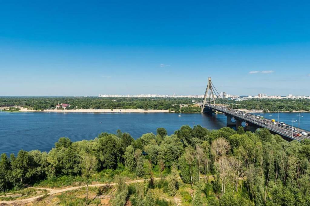 Apartments With Crazy Panoramic View Of The Dniepr Kyiv Exterior foto